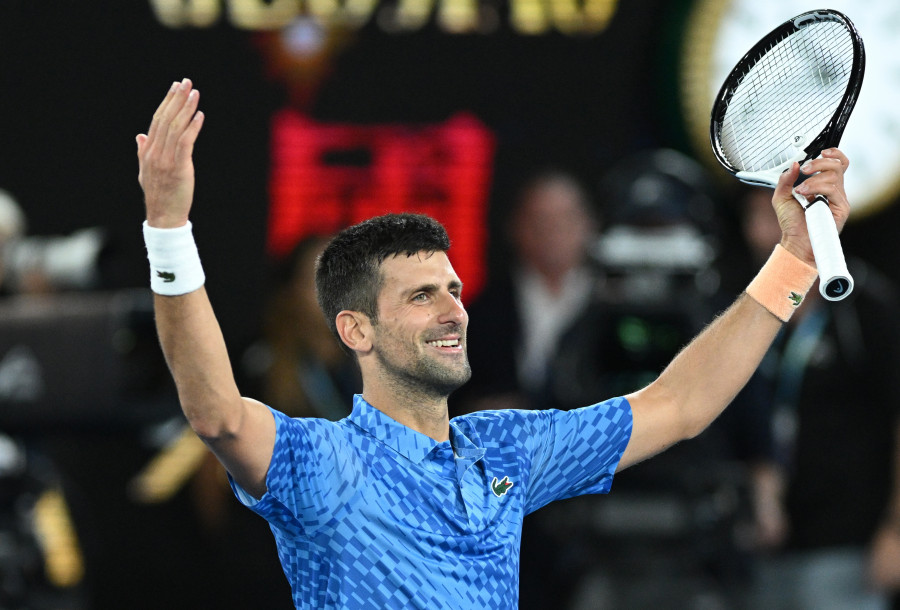Djokovic se impone a Tsitsipas e iguala a Nadal con 22 Grand Slam