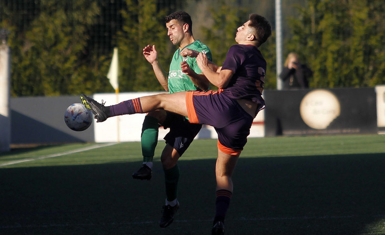 Remontada del San Tirso ante un Montañeros con dos caras