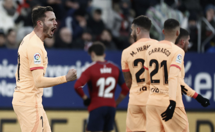 Saúl devuelve la sonrisa al Atlético en Pamplona