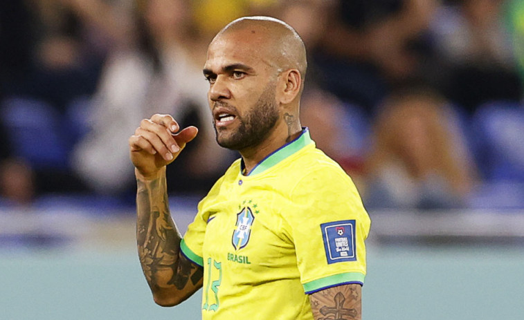 La víctima de Dani Alves  pide que siga preso tras cuestionar su última versión