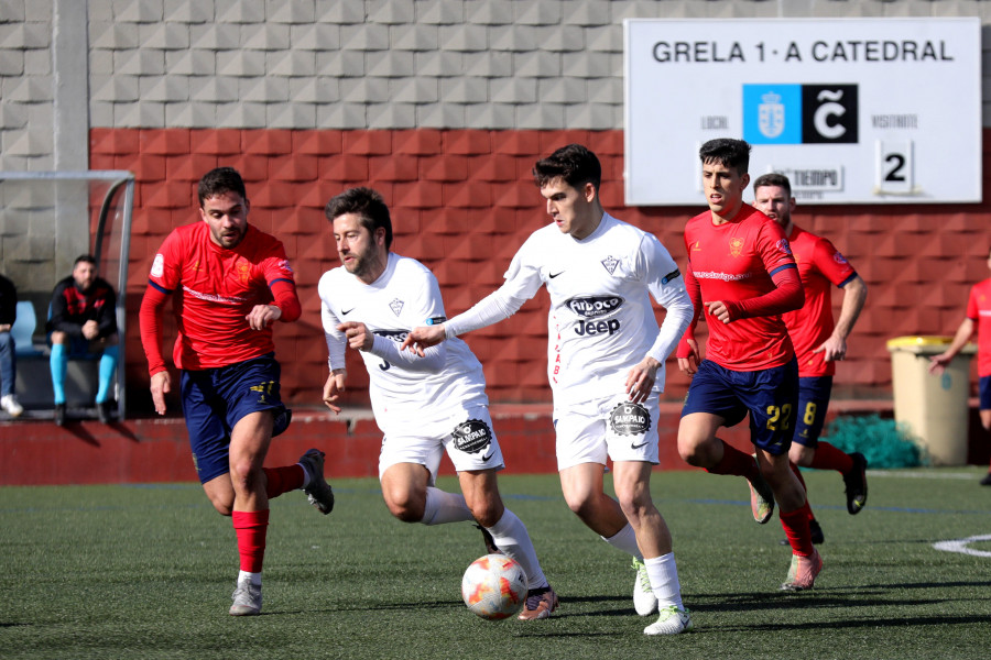 La zona de descenso amenaza a un Silva que visita a la UD Ourense