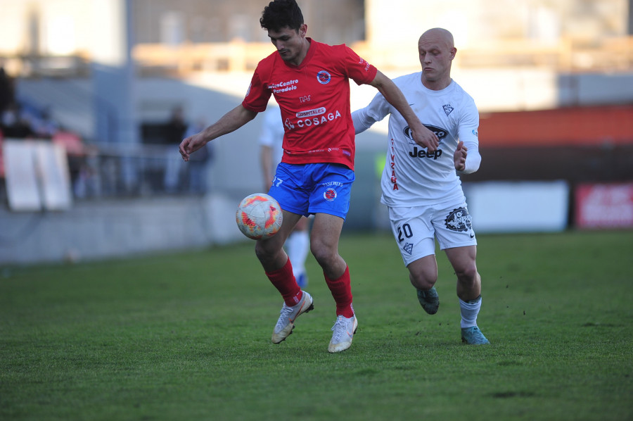 Un penalti en el minuto 98 manda al Silva a los puestos de descenso en O Couto