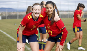 La deportivista Elena Vázquez tuvo minutos en la goleada de la sub-17 ante Estonia