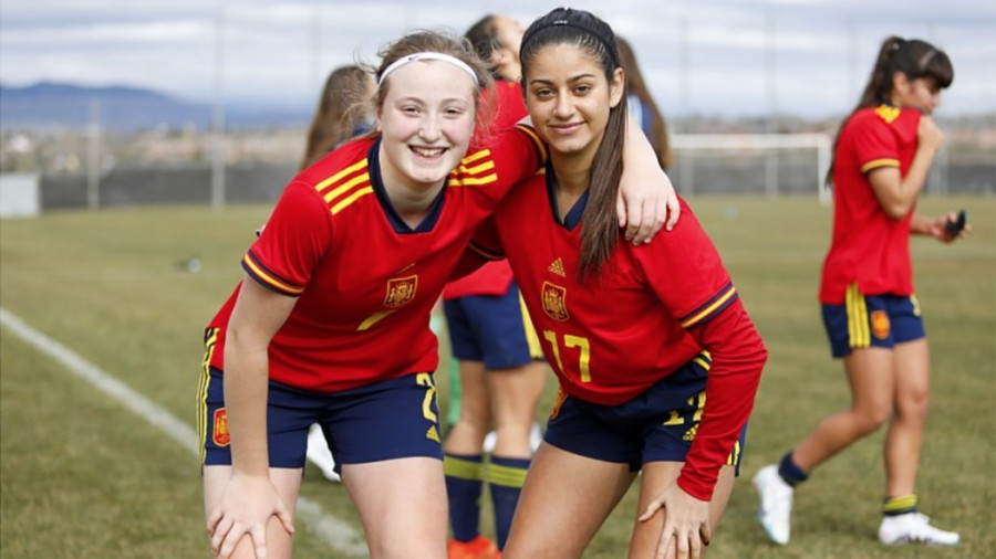 La deportivista Elena Vázquez tuvo minutos en la goleada de la sub-17 ante Estonia