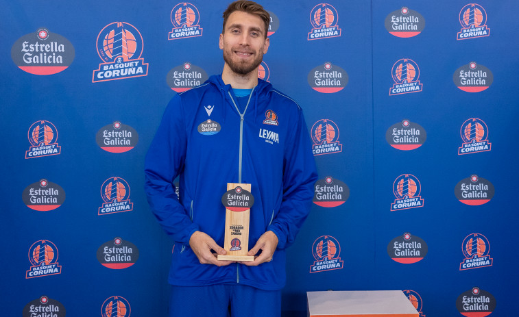 La afición del Leyma elige a Javi Vega Jugador Estrella Galicia de enero