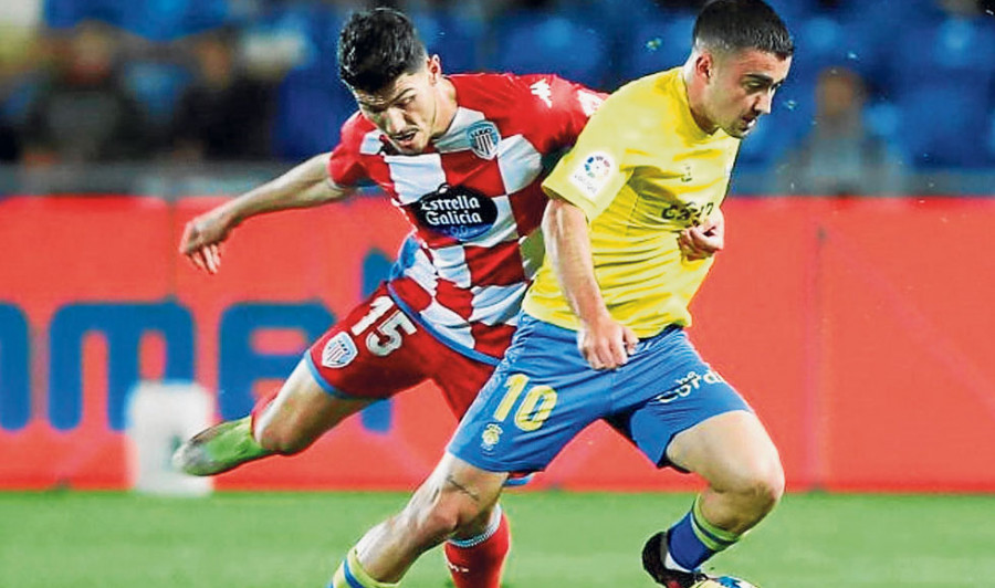 Las Palmas responde a la presión con un solvente triunfo ante el CD Lugo  (3-0)