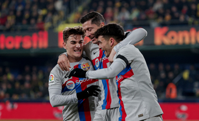 Pedri refuerza al Barcelona como líder en La Cerámica (0-1)