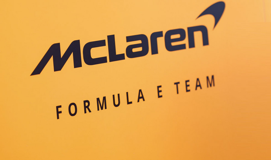 Lando Norris y Piastri presentan el MCL60, el McLaren del 60 aniversario