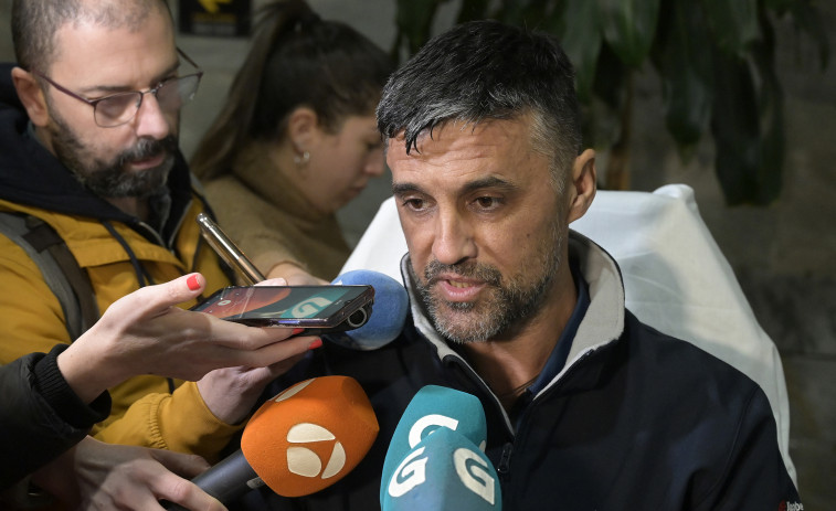 Gustavo Dacal aterriza en Galicia tras la grave enfermedad que contrajo en México