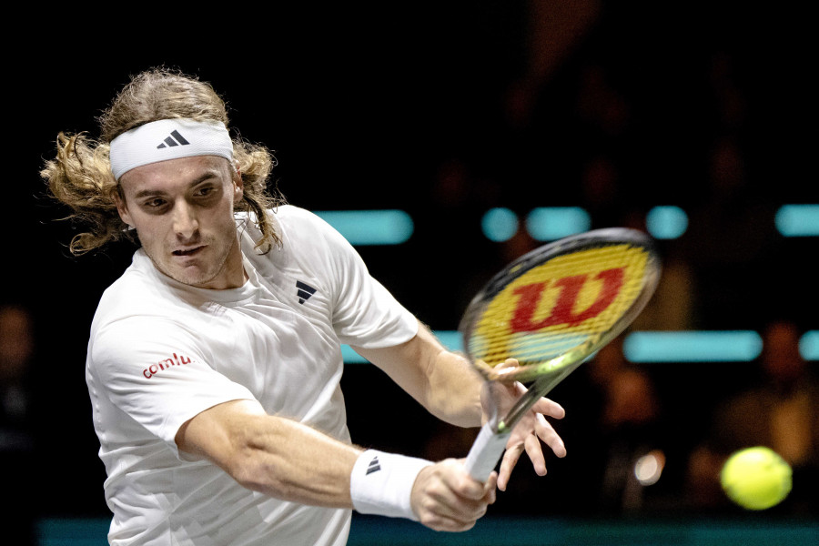 Jannik  Sinner se venga de Tsitsipas