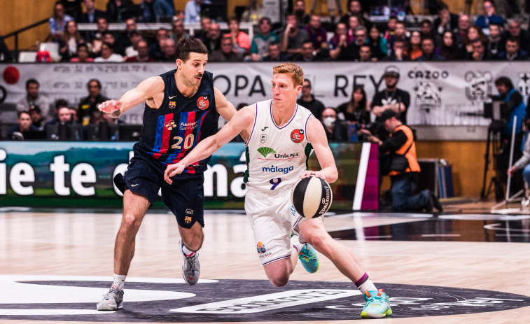 El Unicaja hizo saltar la banca al derrotar en los cuartos de final al Barça (87-89)