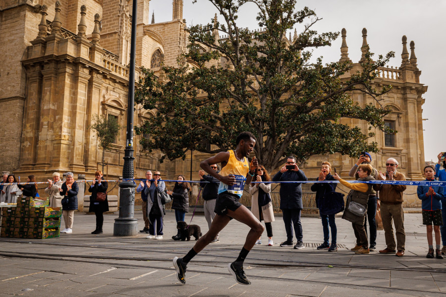 El etíope Shumie y la keniana Chelal perpetúan el dominio africano en Sevilla