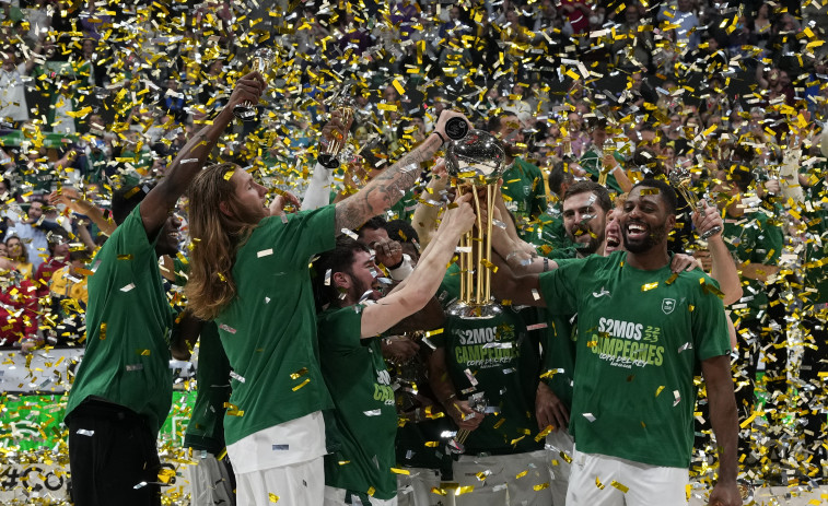 El Unicaja Málaga culmina su gran obra en Badalona