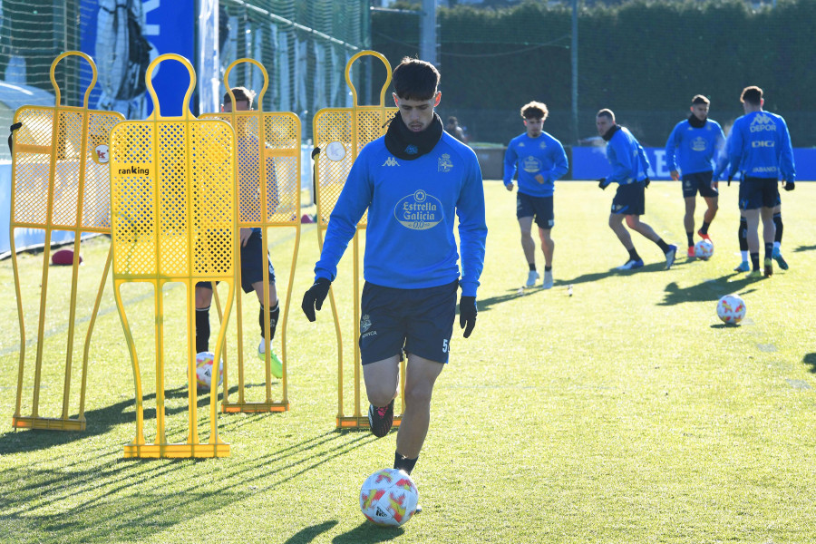 Pepe Sánchez ya toca balón en Abegondo