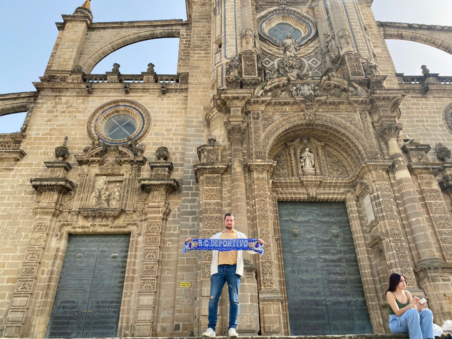 Carlos Pena, aficionado del Deportivo de Jerez: “Si asciende el Depor me pondría a hacer el Camino de Santiago”