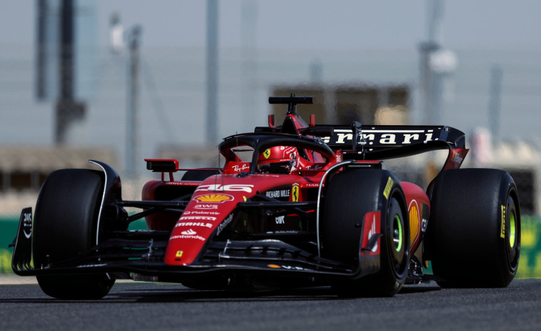 Leclerc domina la matinal del sábado y Bottas rompe el motor