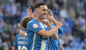 Lucas Pérez rompió su sequía y logró anotar un doblete