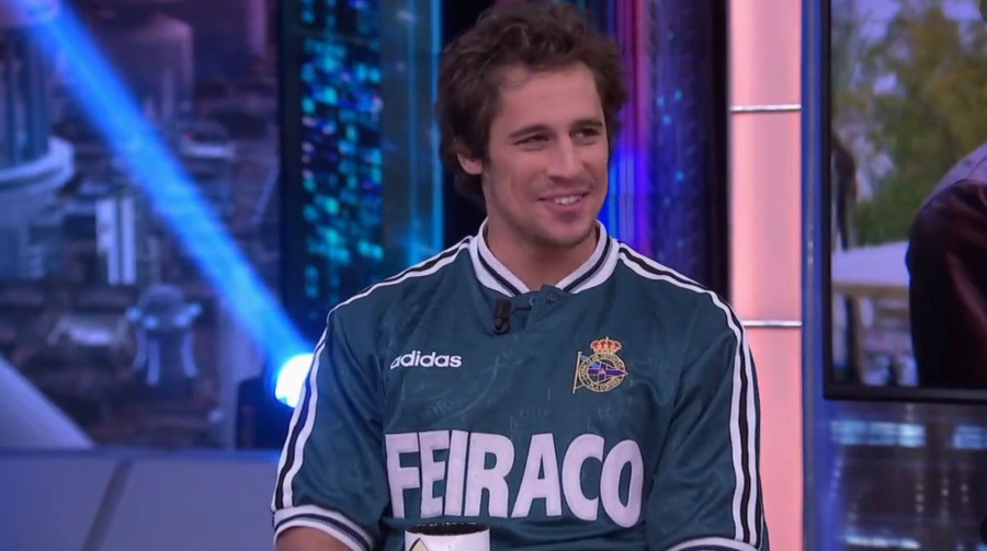 Actual montaje Soberano Martiño Rivas luce la camiseta verde del Deportivo en El Hormiguero