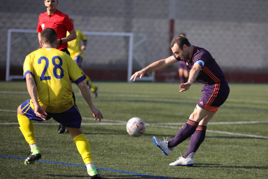 Álex Suárez redebuta en el Montañeros ante el Betanzos, otro de sus exequipos