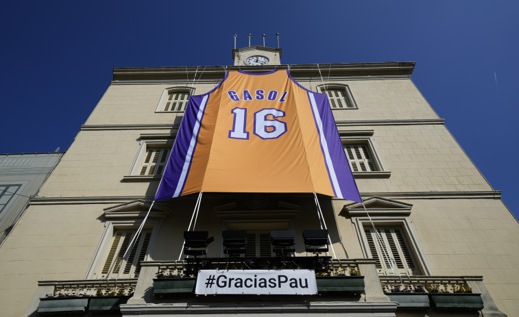 Iberia homenajea a Pau Gasol en un vuelo con destino a Los Ángeles