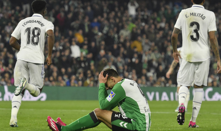 La falta de pegada aleja al Real Madrid del liderato (0-0)