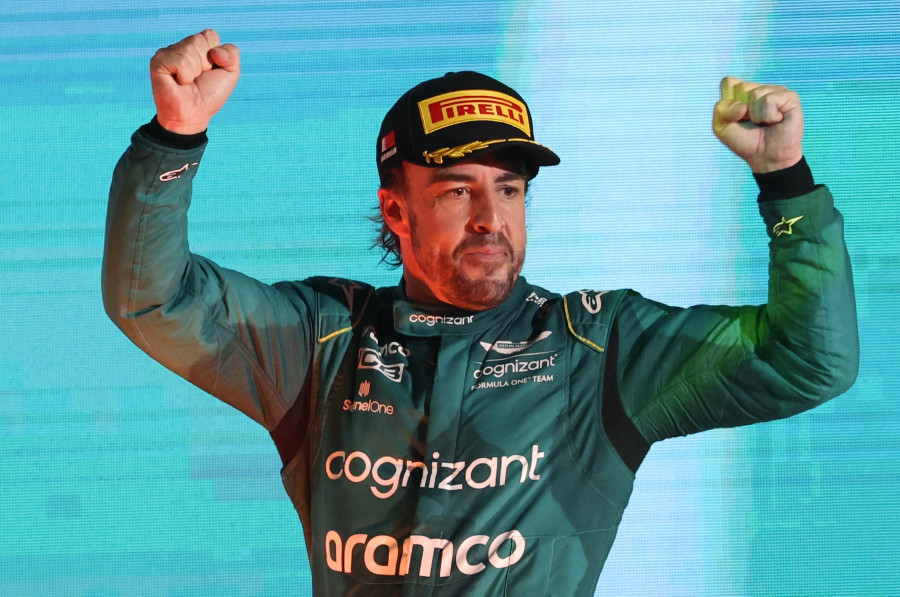 Alonso, a uno de 100, anima la F1 e invita a soñar
