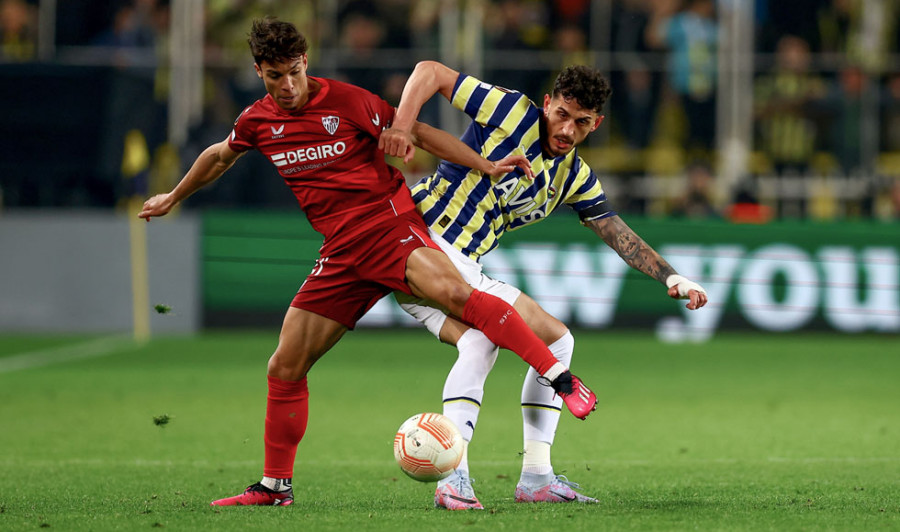 El Sevilla pasa a cuartos tras resistir el asedio del Fenerbahçe (1-0)