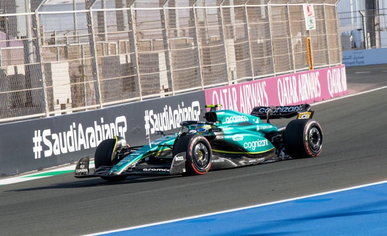 Verstappen, por delante de Alonso y 'Checo' en Yeda; Sainz fue décimo