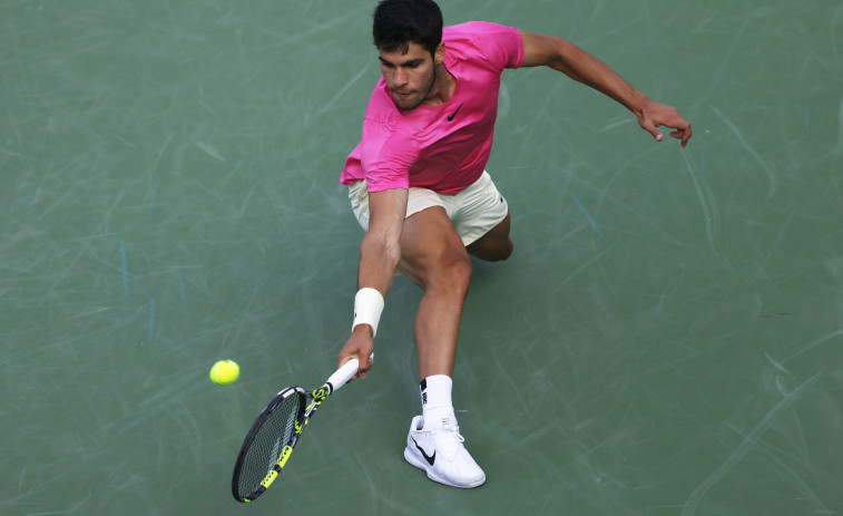 Alcaraz doblega a Sinner y jugará la final de Indian Wells contra Medvedev