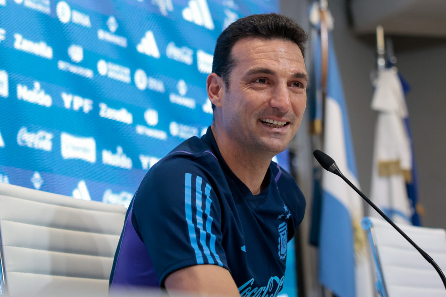 Scaloni: “Los campeones del mundo no corren con ventaja”