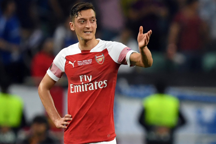 Mesut Özil cuelga las botas