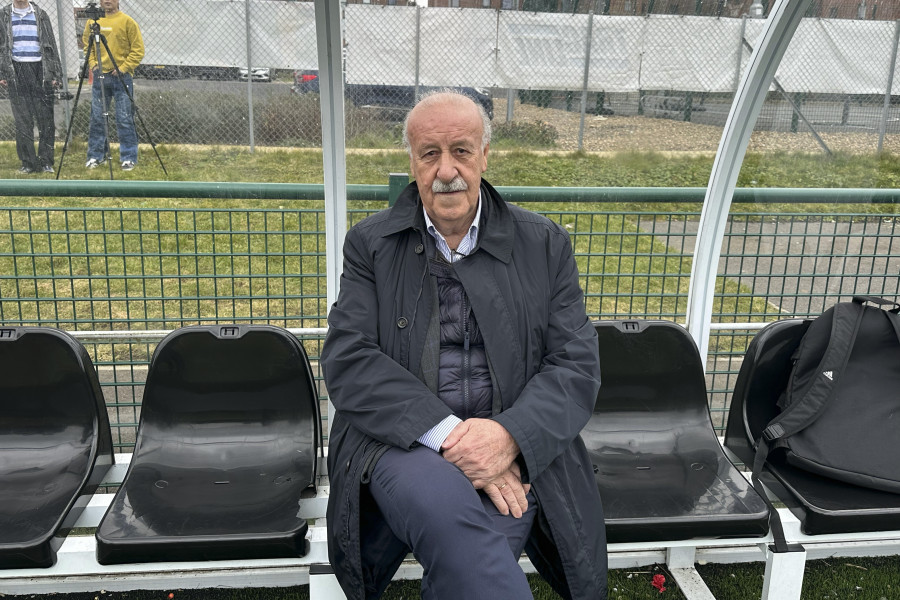 Del Bosque: “No debemos intoxicar a Luis de la Fuente”