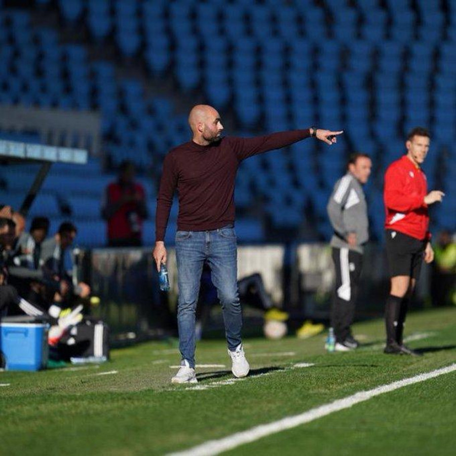 El técnico del Celta B, Claudio Giráldez, motivado de cara al duelo en Riazor