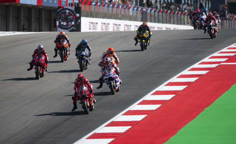 Bagnaia consolida su liderato con un nuevo triunfo, Marc Márquez la lía