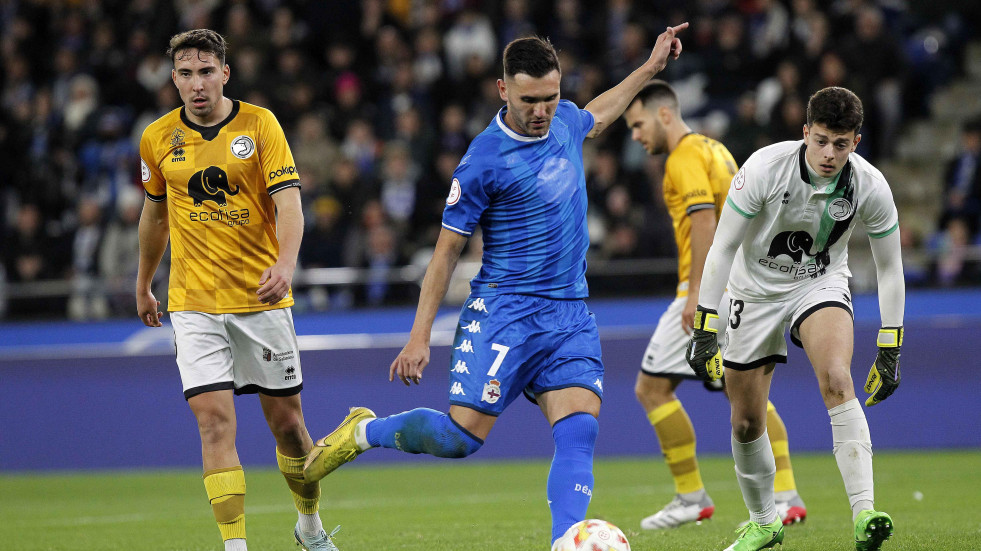 Alberto Sánchez: “Con el tiempo aún valoro más mi debut en Riazor contra el Depor”