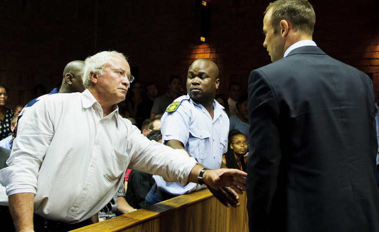 Los padres de la novia de Pistorius se oponen a su libertad condicional