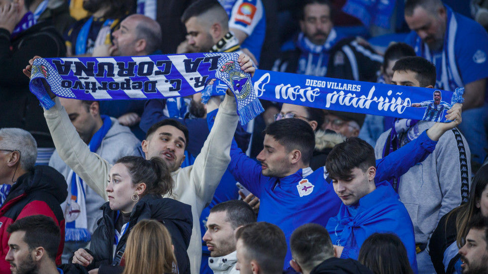 'Riazor Blues' y Federación de Peñas realizarán un corteo al equipo el domingo