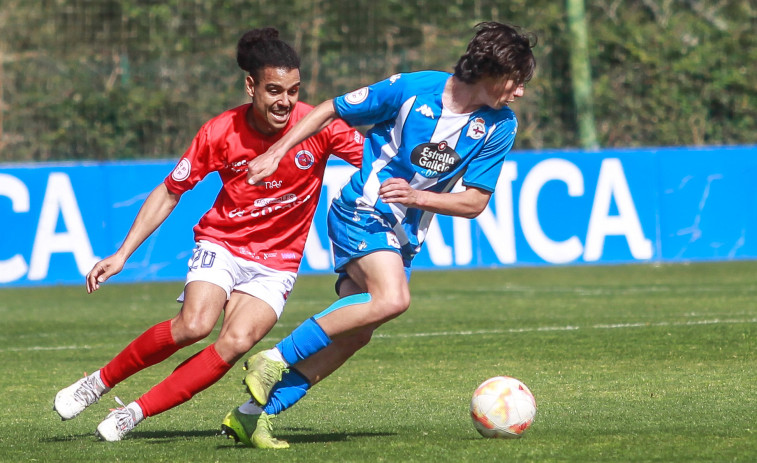 El Fabril empata ante el Ourense en un partido con dos expulsados y un penalti fallado