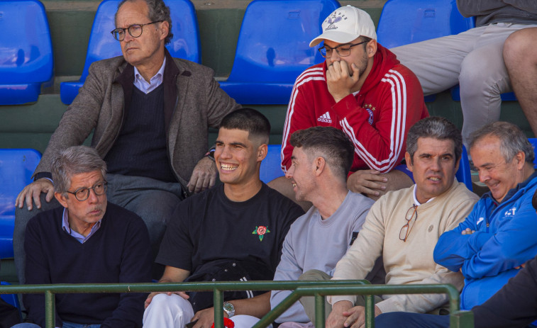 Pablo Llamas pasa a cuartos en Murcia con Carlos Alcaraz en la grada