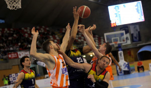 El Leyma cae con honores ante el líder (66-70)