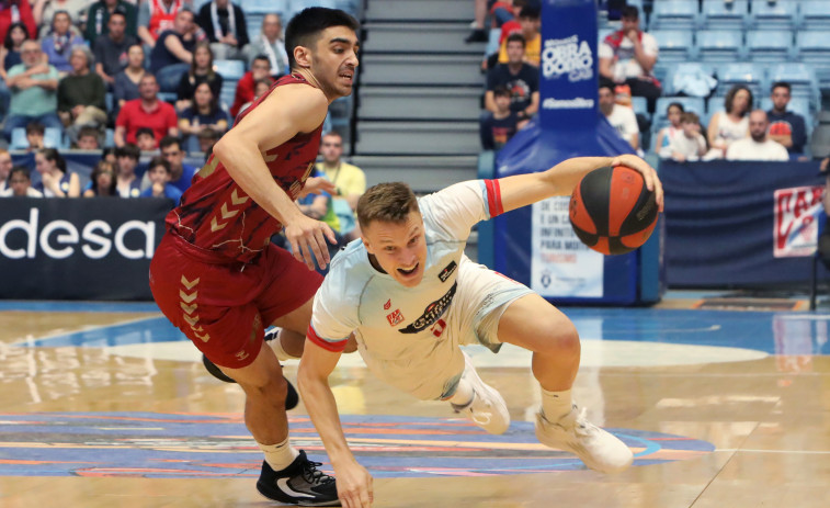 El Obradoiro se impone in extremis a un UCAM de dos caras