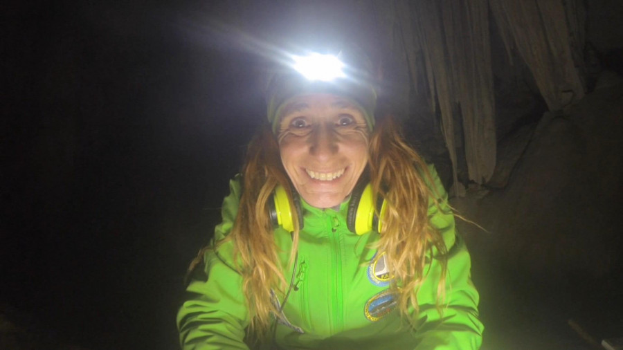 La deportista de élite Beatriz Flamini bate el récord mundial de permanencia en una cueva, 500 días
