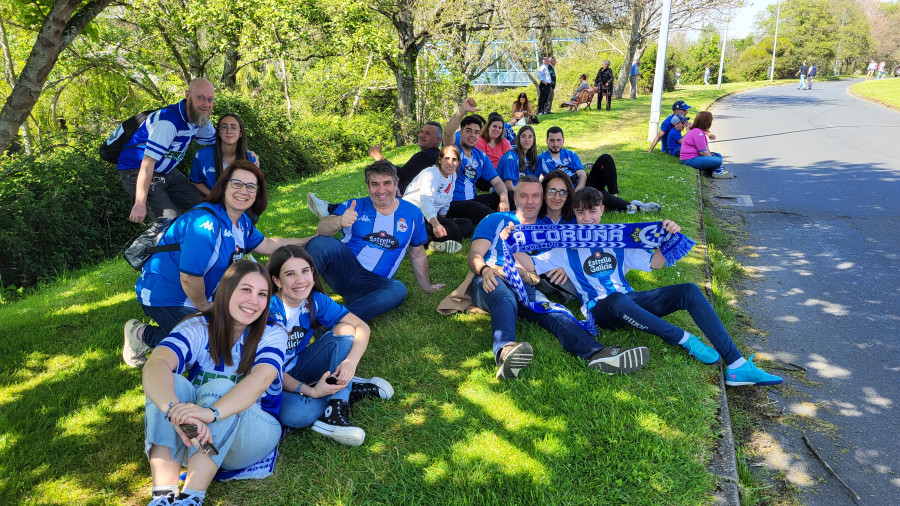 La afición blanquiazul toma A Malata en la previa