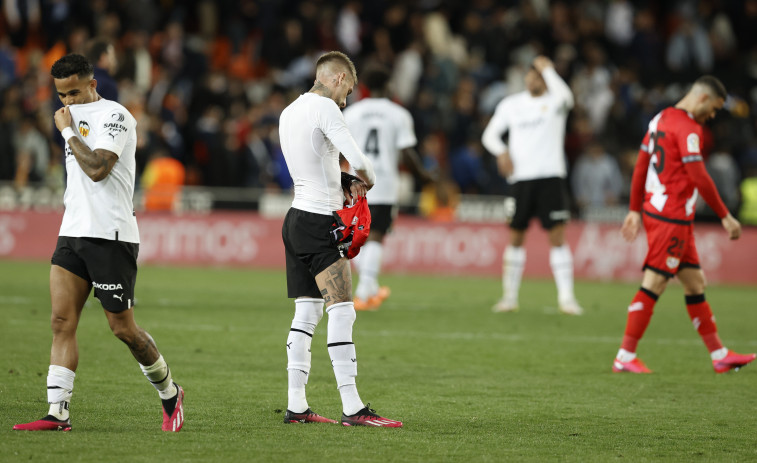 El Valencia, entre el temor y la esperanza ante el abismo del descenso