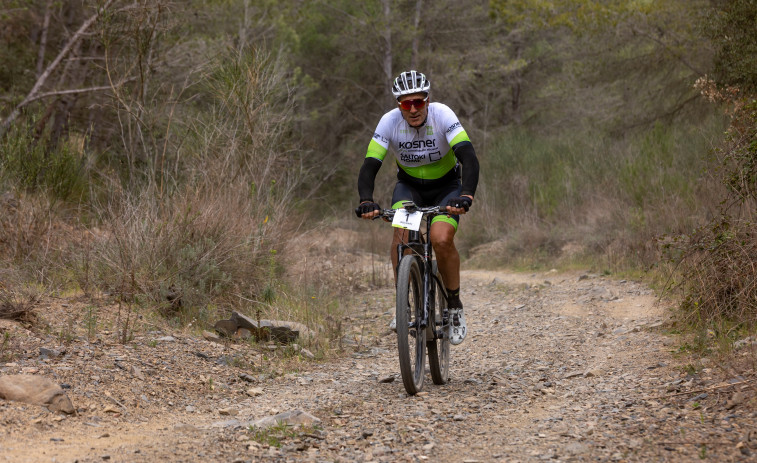 Indurain cambia su histórica bicicleta para la Titan Desert Marruecos