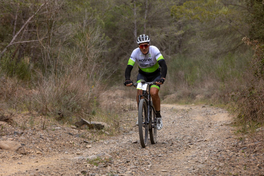 Indurain cambia su histórica bicicleta para la Titan Desert Marruecos