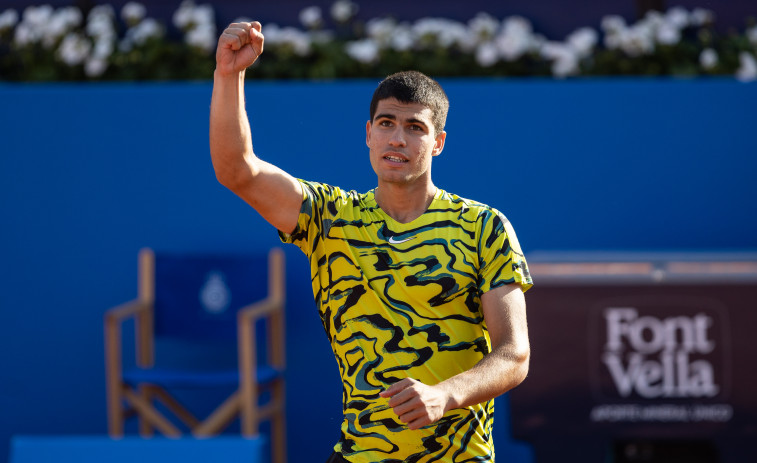 Alcaraz gana a Evans por la vía rápida y se cita con Tsitsipas en la final