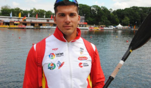 Ortega Smith presenta al piragüista gallego Cristian Toro como 