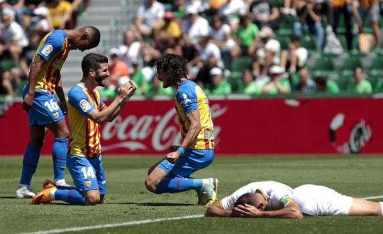 El Valencia encuentra consuelo ante el colista (0-2)