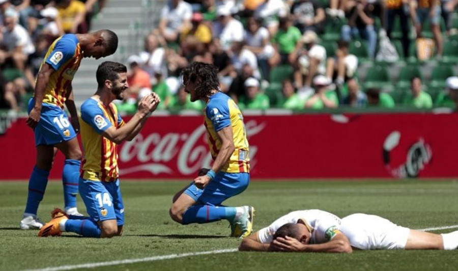 El Valencia encuentra consuelo ante el colista (0-2)